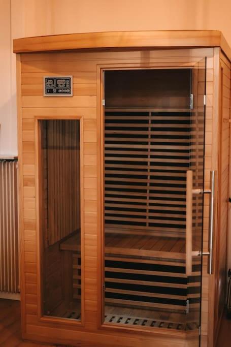 Apartment Ultimate Comfort ! Jacuzzi & Sauna. Besançon
