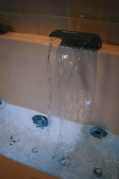 Ultimate Comfort ! Jacuzzi & Sauna. Appartamento Besançon