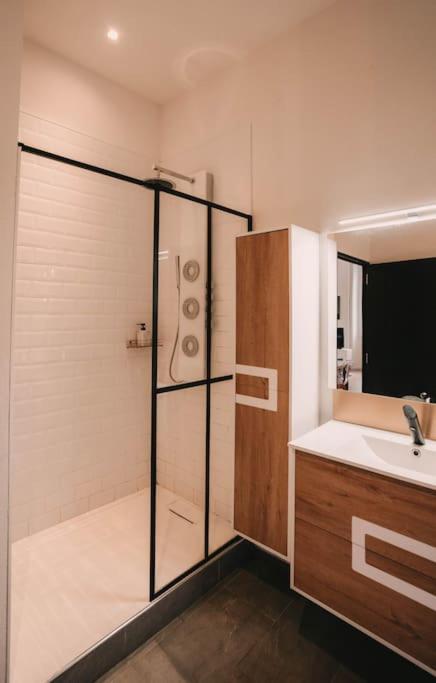 Apartment Ultimate Comfort ! Jacuzzi & Sauna. Besançon
